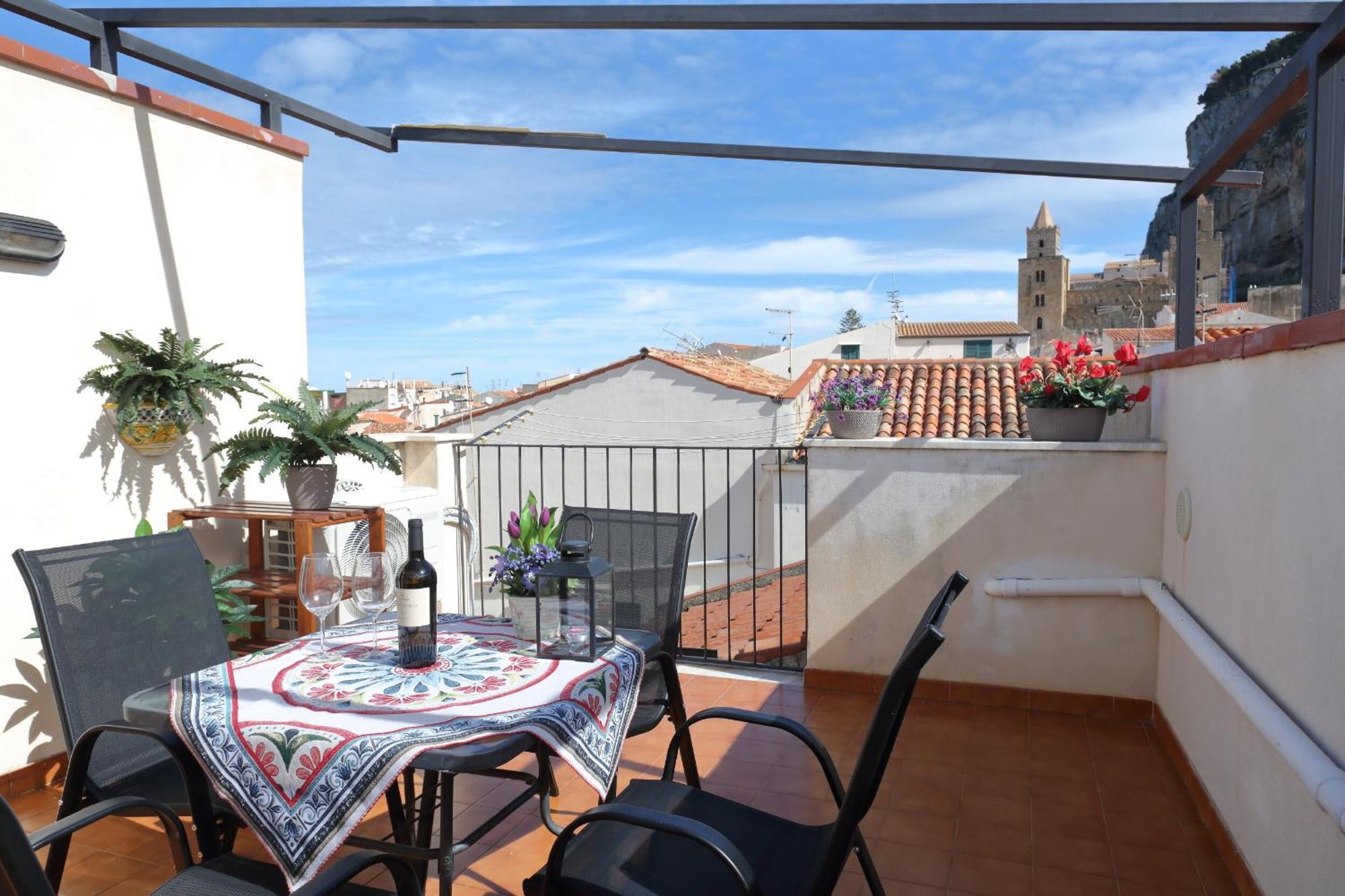 Terrazza Del Cortile - By Vacation Service Cefalù Eksteriør bilde